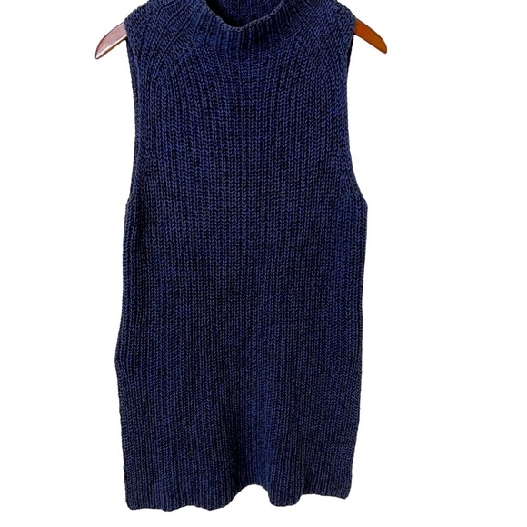 VINTAGE ANN TAYLOR CREW NECK SLEEVELESS SWEATER SZ L. HAS 12 1/2” SPLITS O/ SIDE - Picture 3 of 10